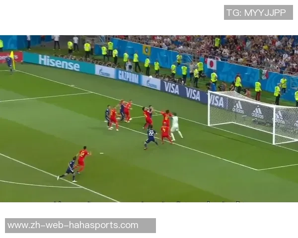 足球飞身瞬间的魅力与技巧解析让你领略运动之美与激情 足球飞身瞬间的魅力与技巧解析让你领略运动之美与激情